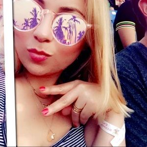 Meet your Posher, Jessica